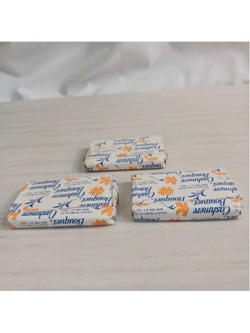Colgate Palmolive Cashmere Bouquet Hotel Travel Soaps Blue Yellow Vintage New